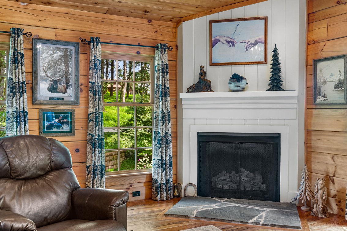 Image for Cabin For Sale in Fancy Gap, Virginia - 212 Olympus