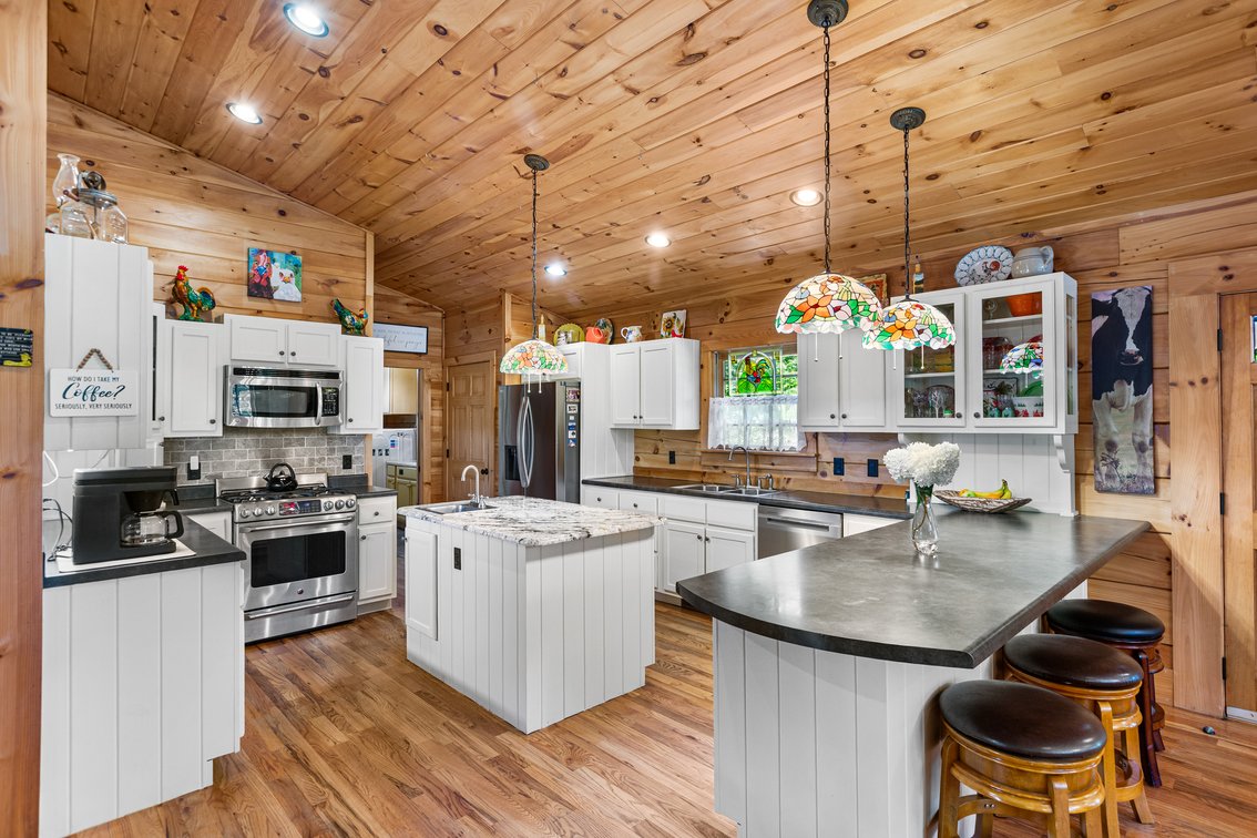 Image for Cabin For Sale in Fancy Gap, Virginia - 212 Olympus