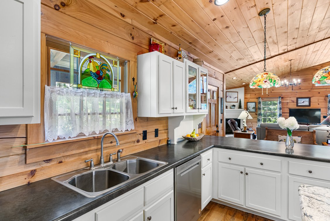 Image for Cabin For Sale in Fancy Gap, Virginia - 212 Olympus