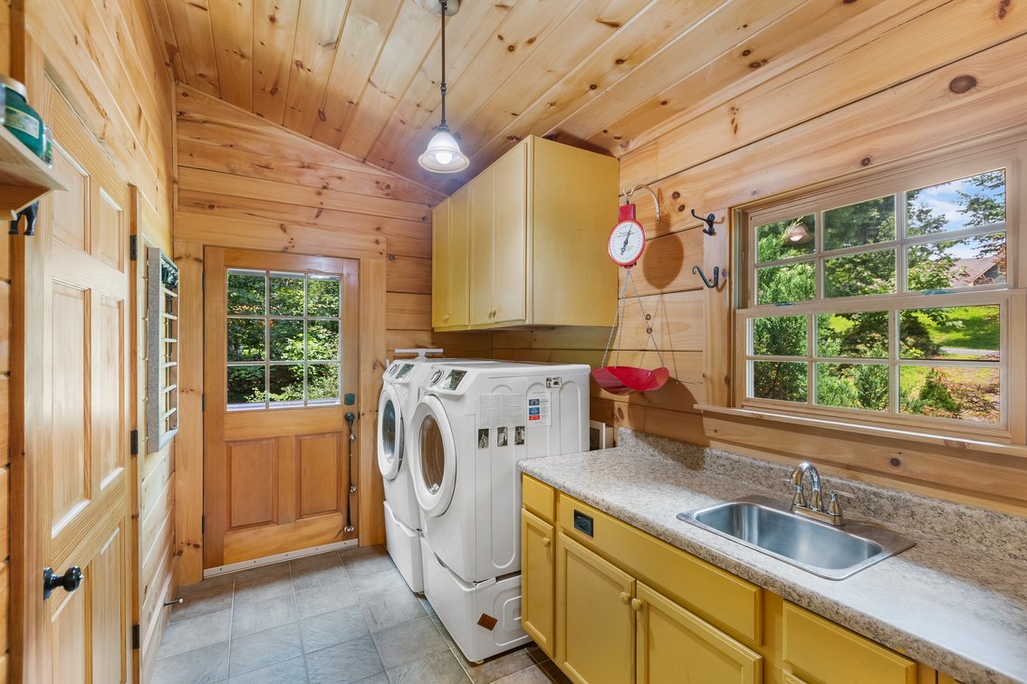 Image for Cabin For Sale in Fancy Gap, Virginia - 212 Olympus