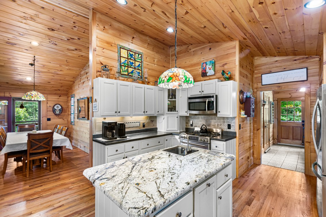 Image for Cabin For Sale in Fancy Gap, Virginia - 212 Olympus