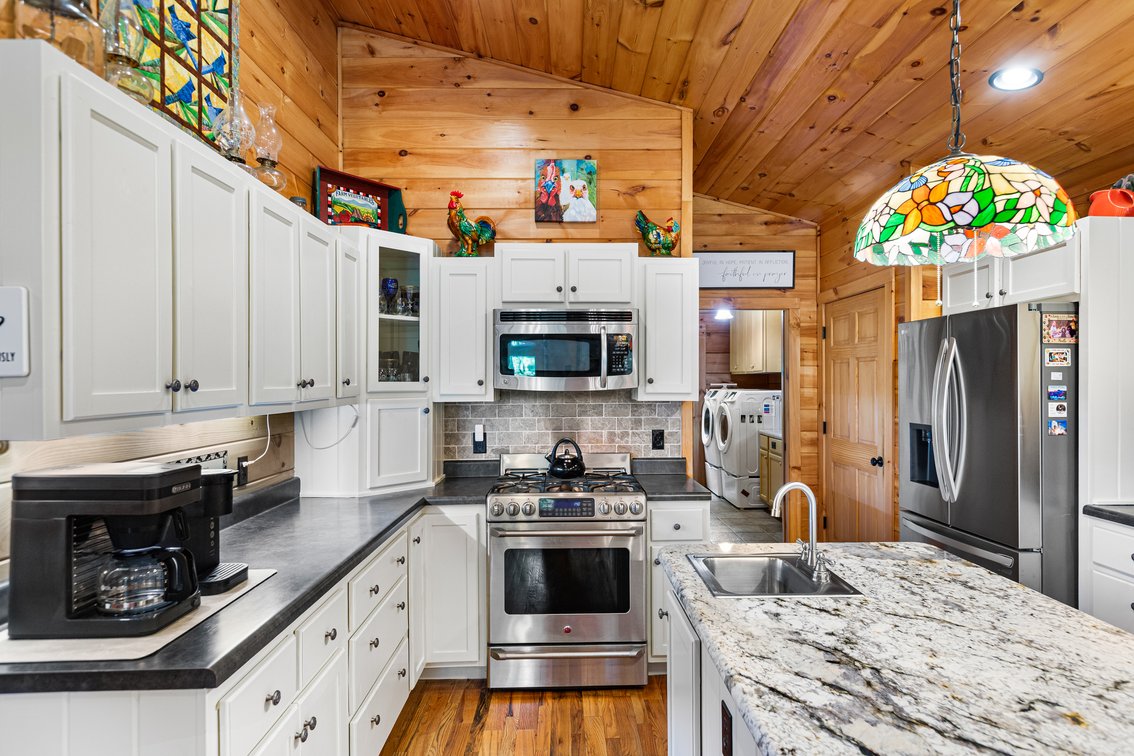 Image for Cabin For Sale in Fancy Gap, Virginia - 212 Olympus