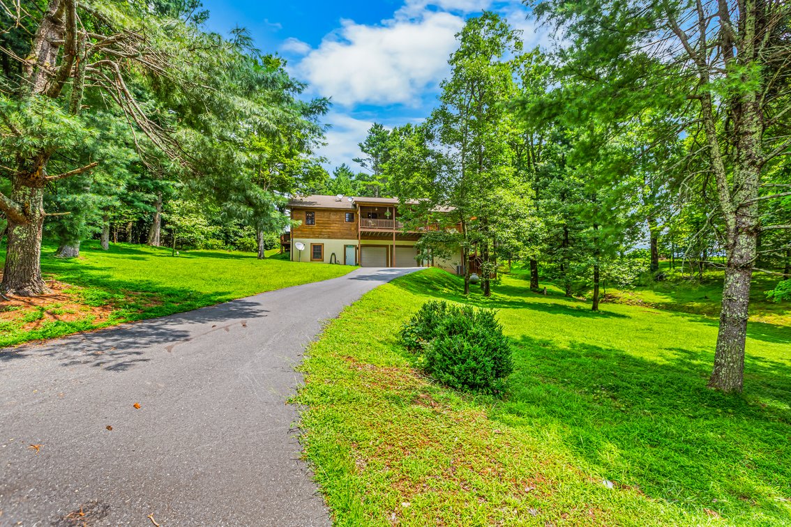 Image for Cabin For Sale in Fancy Gap, Virginia - 212 Olympus