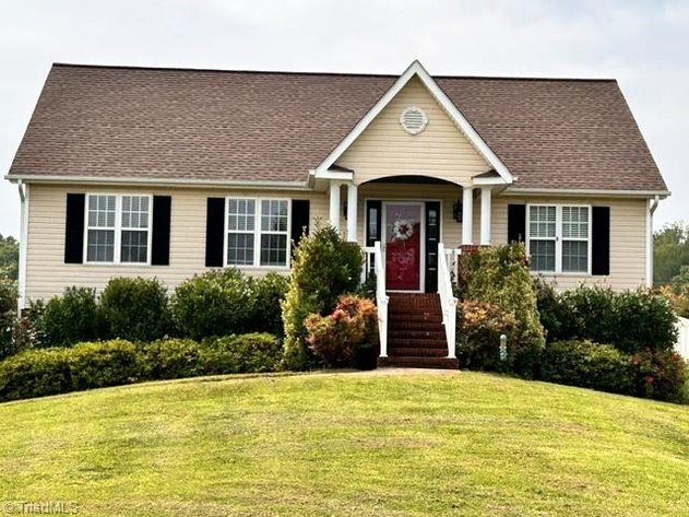 Home For Sale in King - 1120 Sterling Pointe Drive