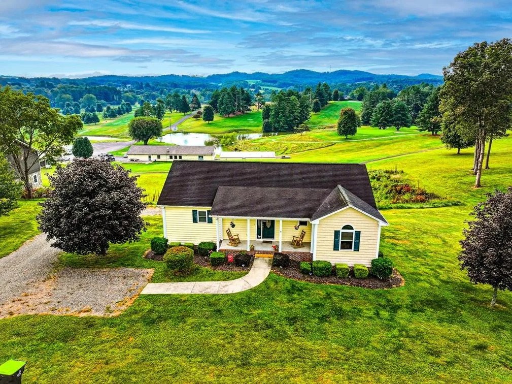 Image for Home For Sale in Galax, Virginia - 1937 Commonwealth Drive