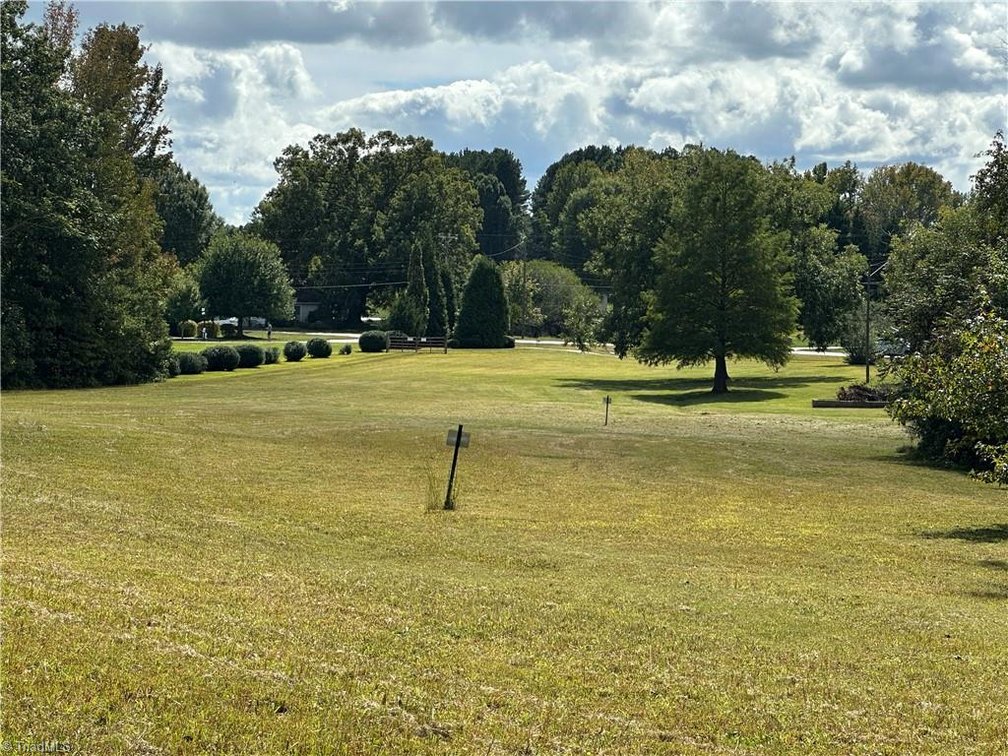 Image for Home For Sale in Oakridge - 8410 Linville Road