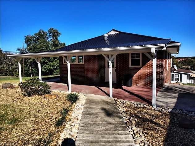 Home For Sale in Mount Airy - 2019 Woodland Drive