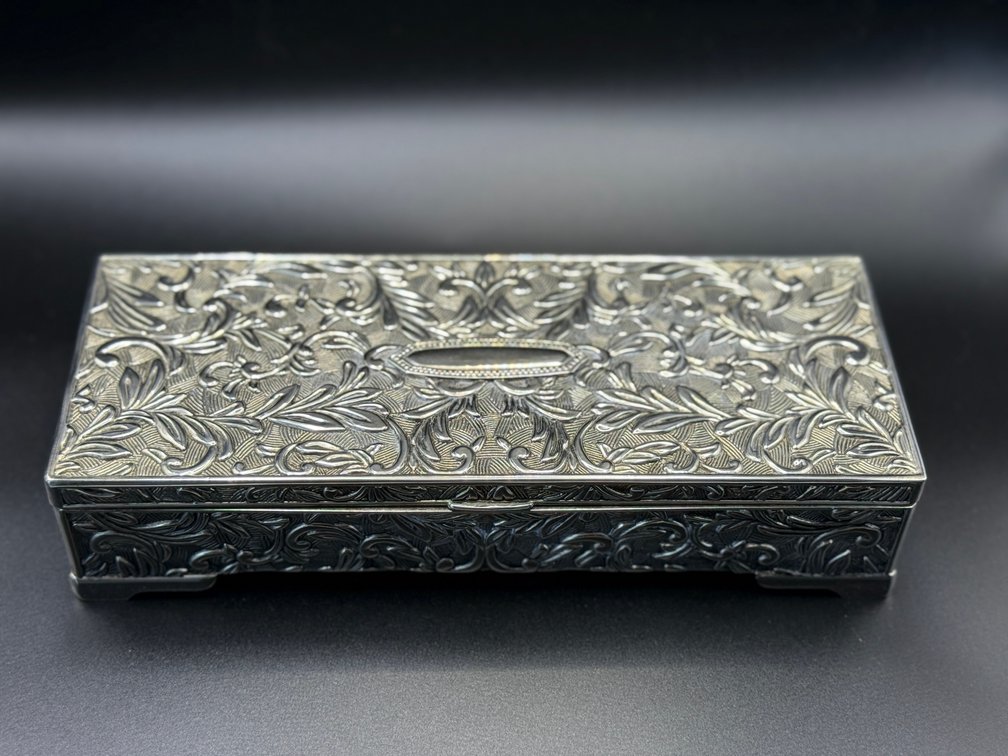 Silver jewelry box