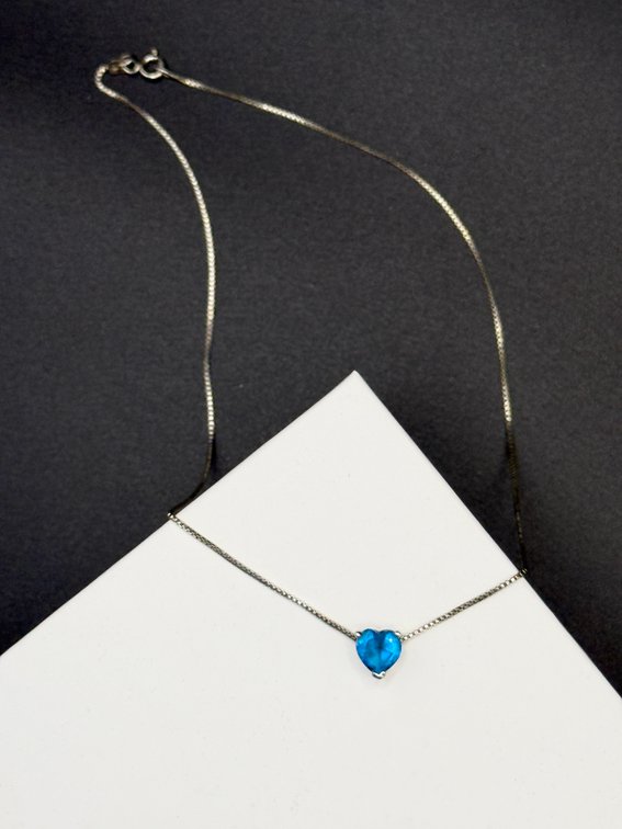 Tiny heart necklace