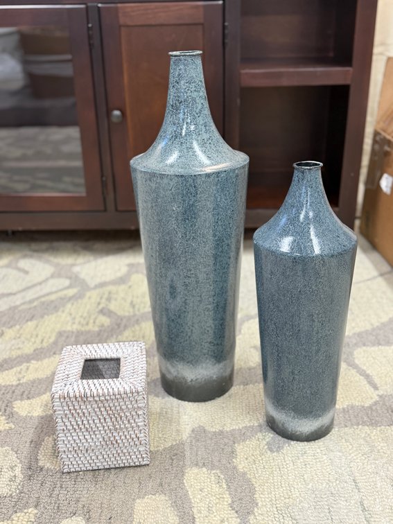 2 metal floor vases