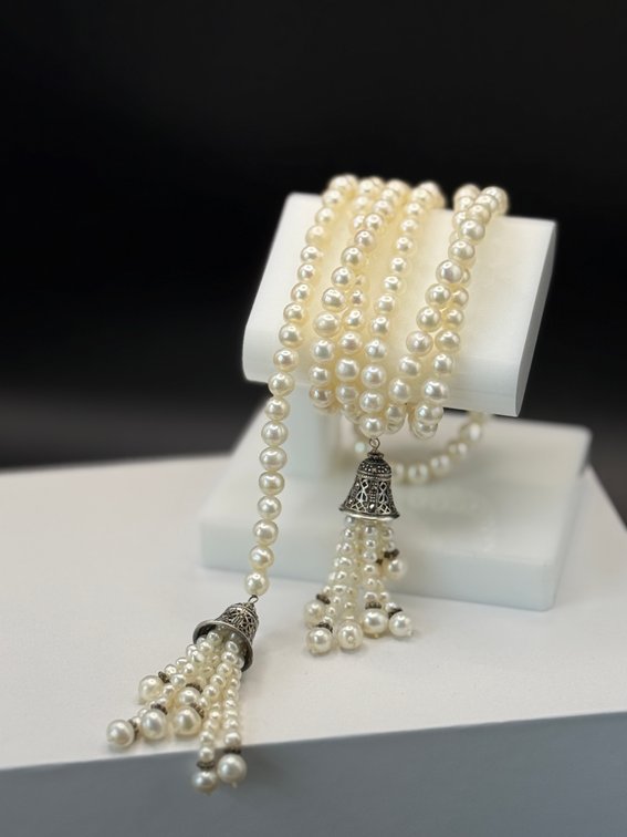 Vintage pearl tassel necklace