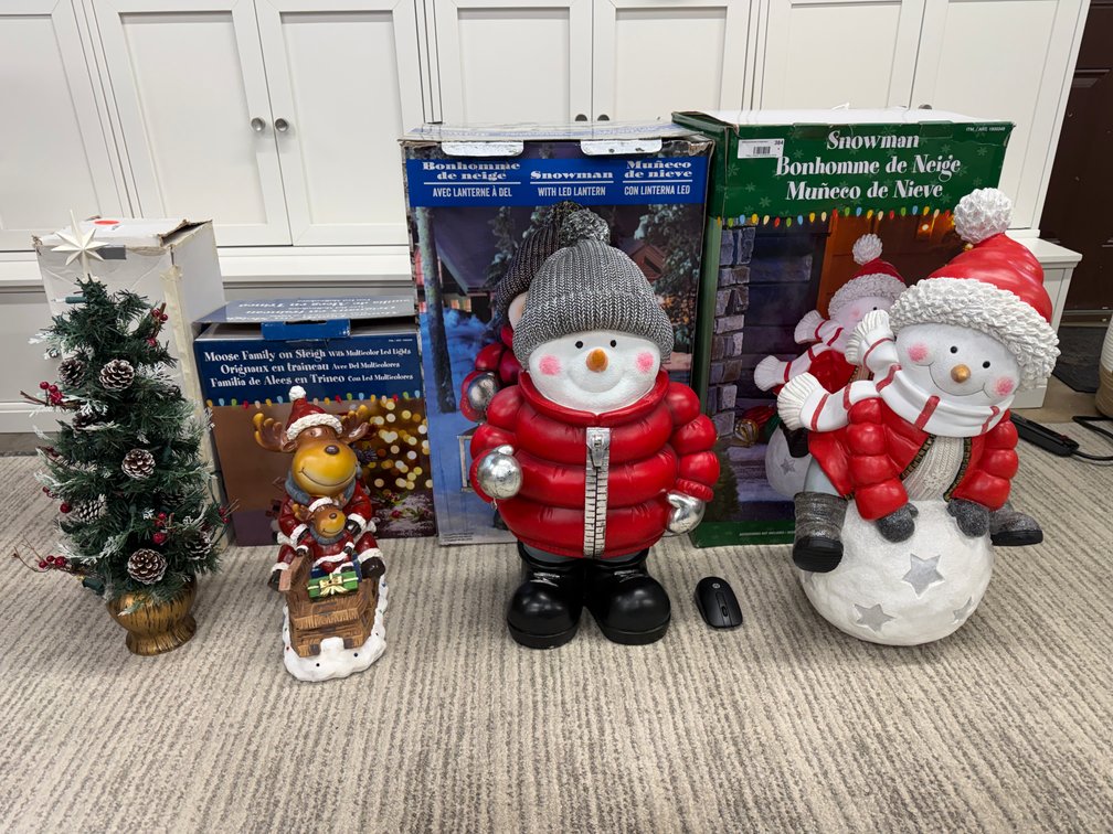 4 outdoor holiday statues