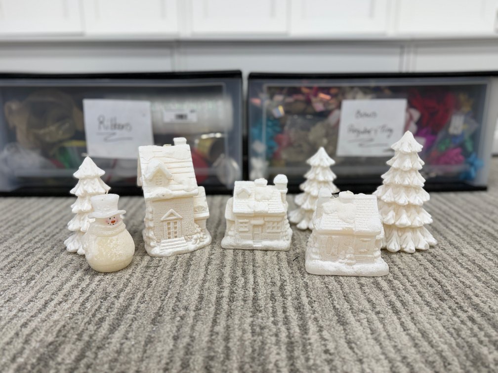 Candle village, bows and ribbons