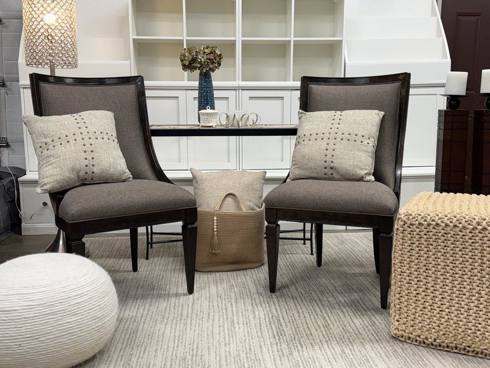 2 livingroom accent chairs