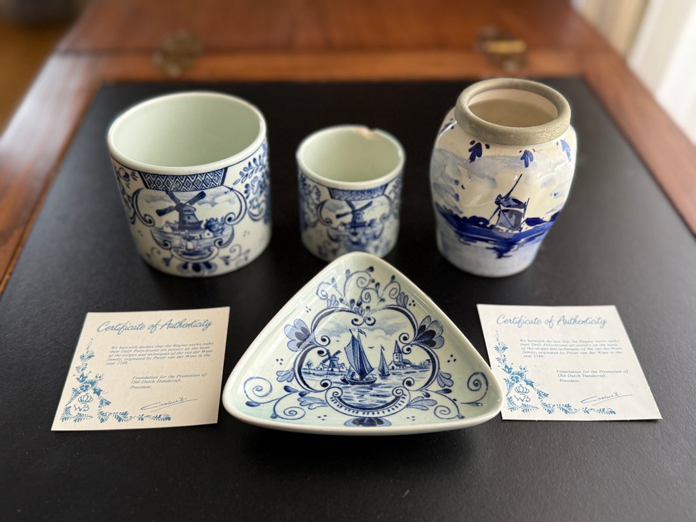 Vintage Delft pieces