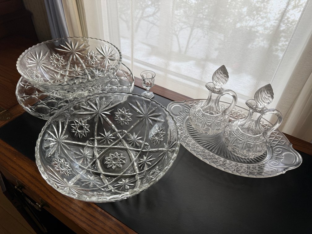6 pieces of pressed glass