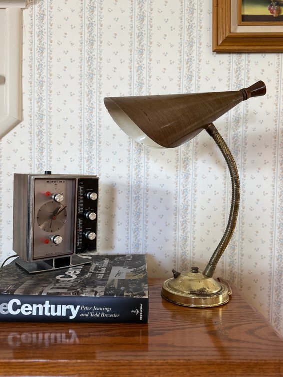 Vintage Motorola radio and lamp