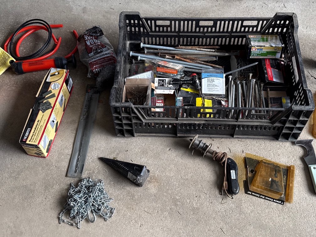 Buffer /polisher, nails, drill bits