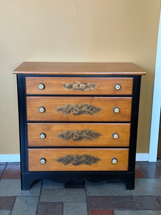 Vintage Hitchcock maple dresser