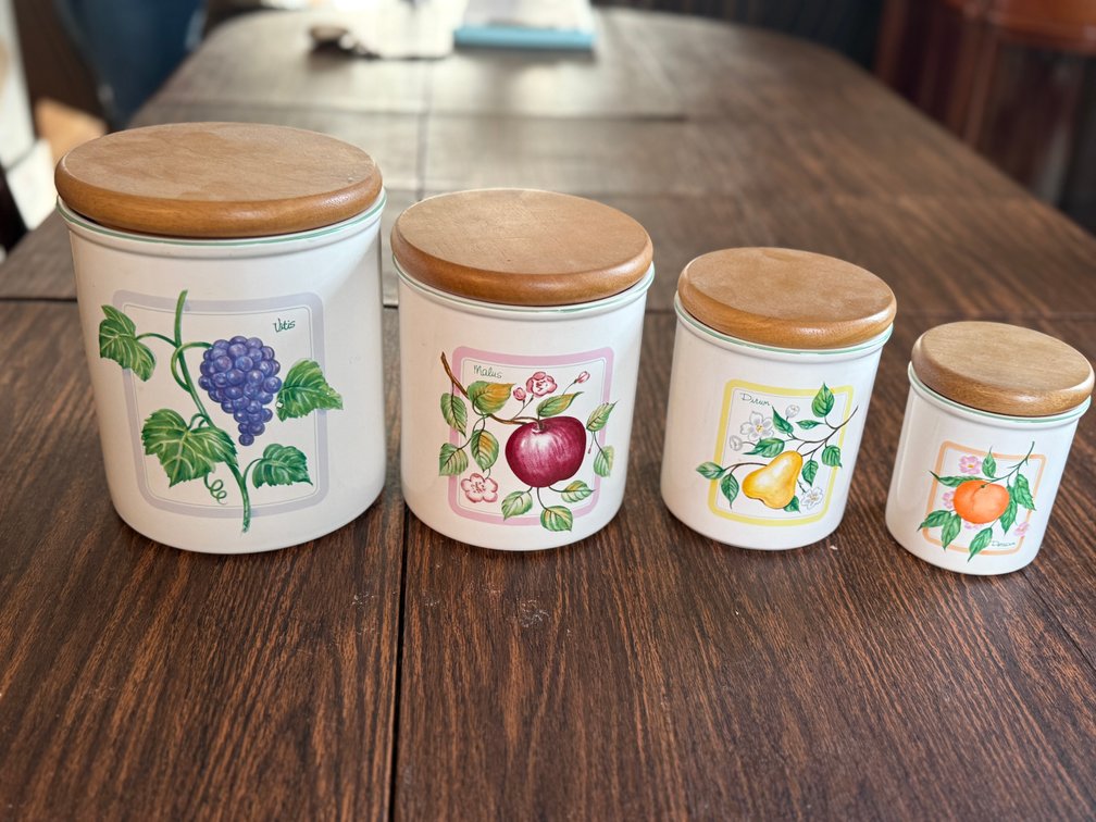 Vintage 4 piece canister set