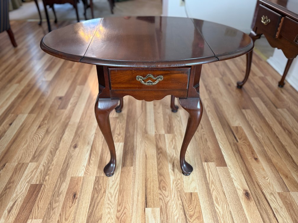 Thomasville Drop leaf side table