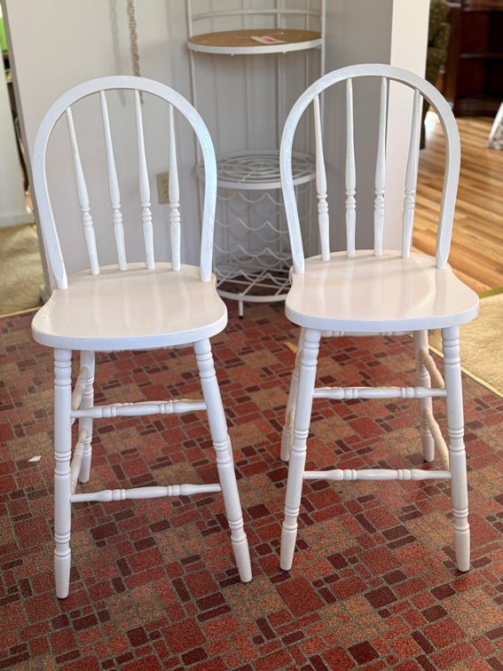 2 white chairs