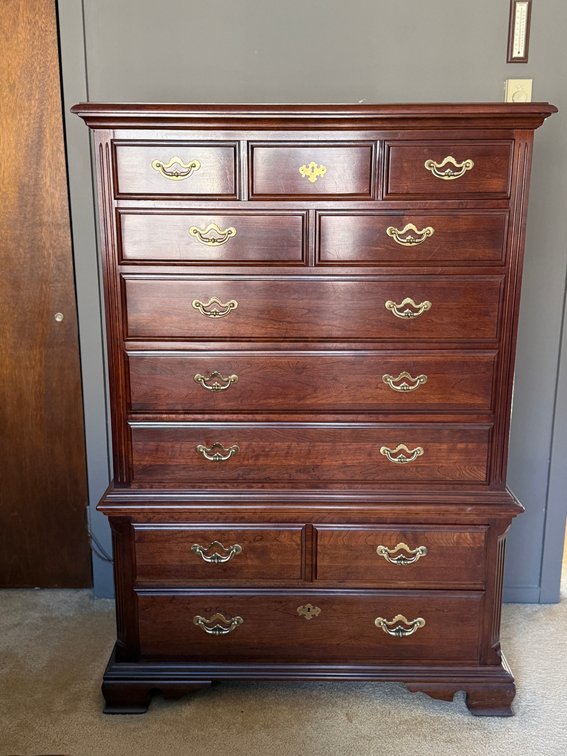 Thomasville Queen Anne dresser