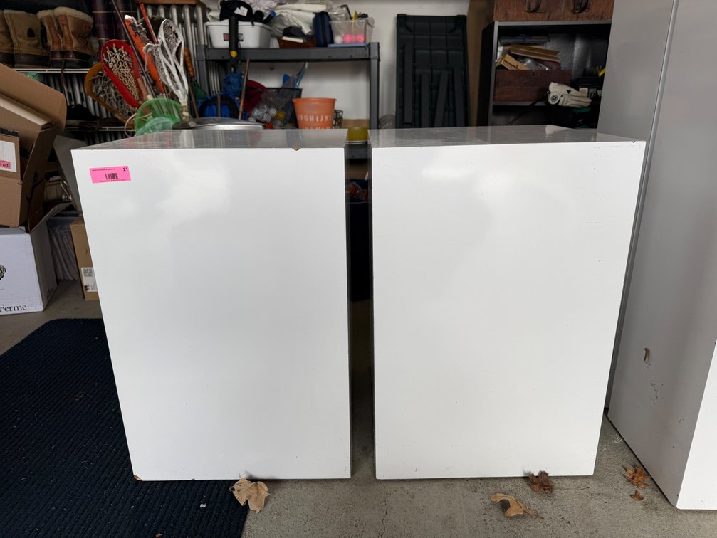 Merchandise pedestals