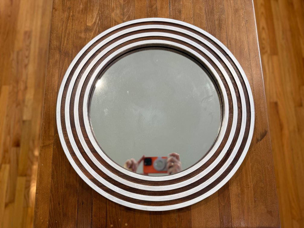 Round mirror