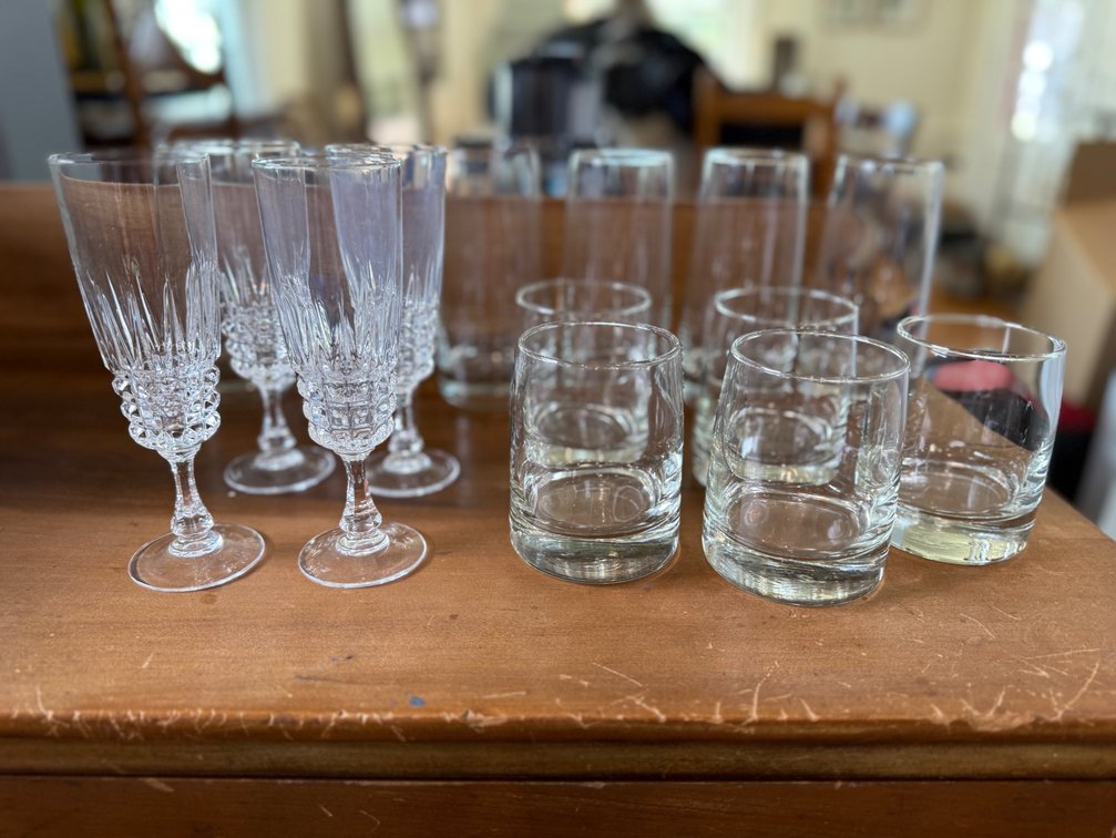 Mixed glassware