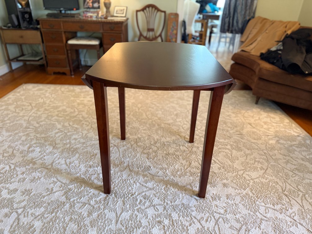 Drop leaf table