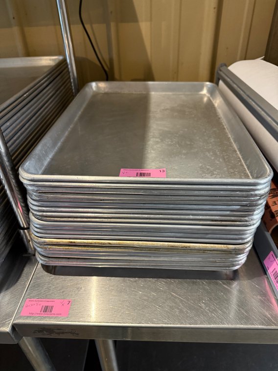 19 half sheet pans