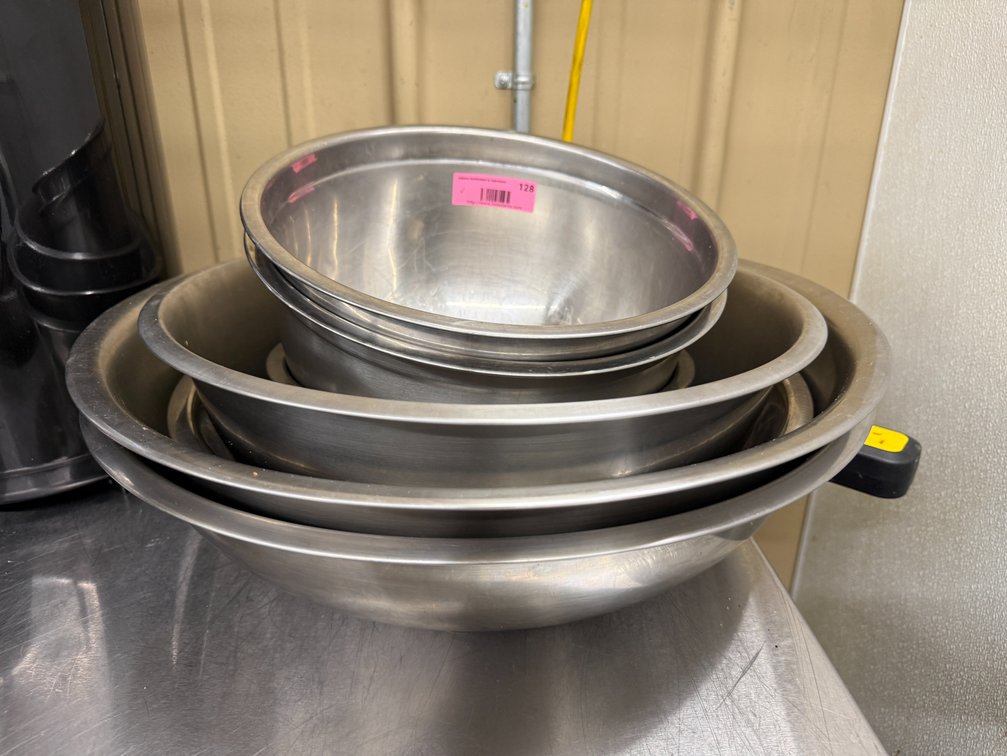 6 stainless bowls