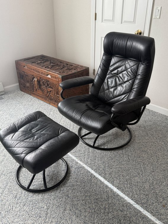 Stressless recliner lounge chair