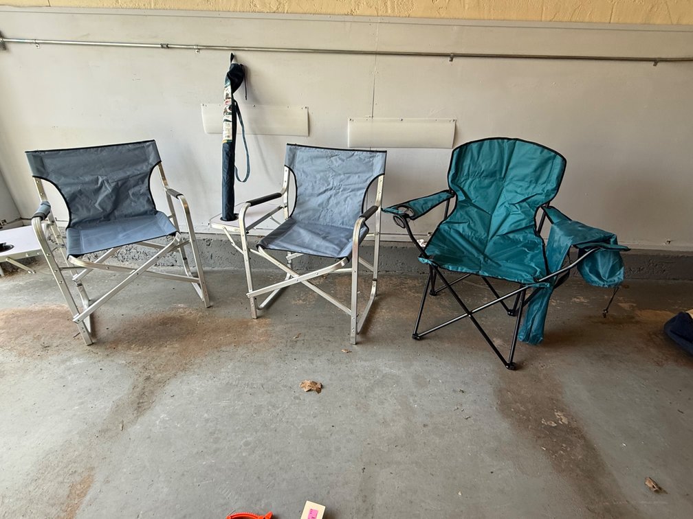 3 folding camp chairs, umbrella