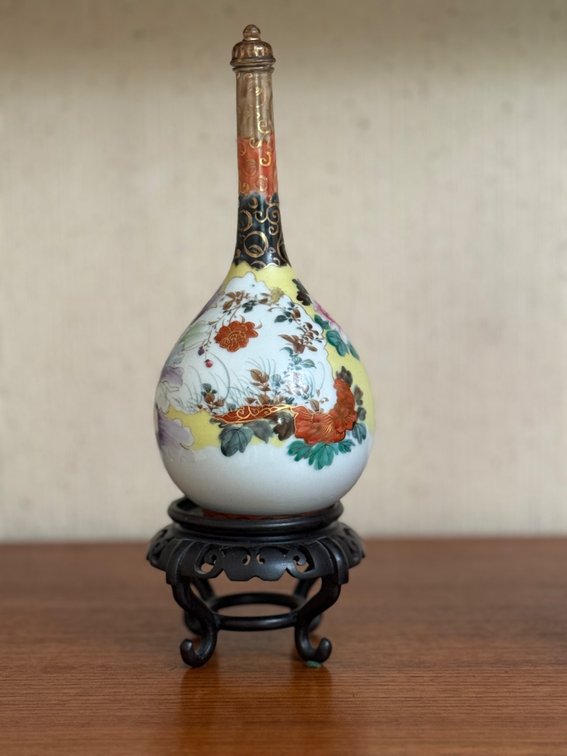 Kutani style vase with lid