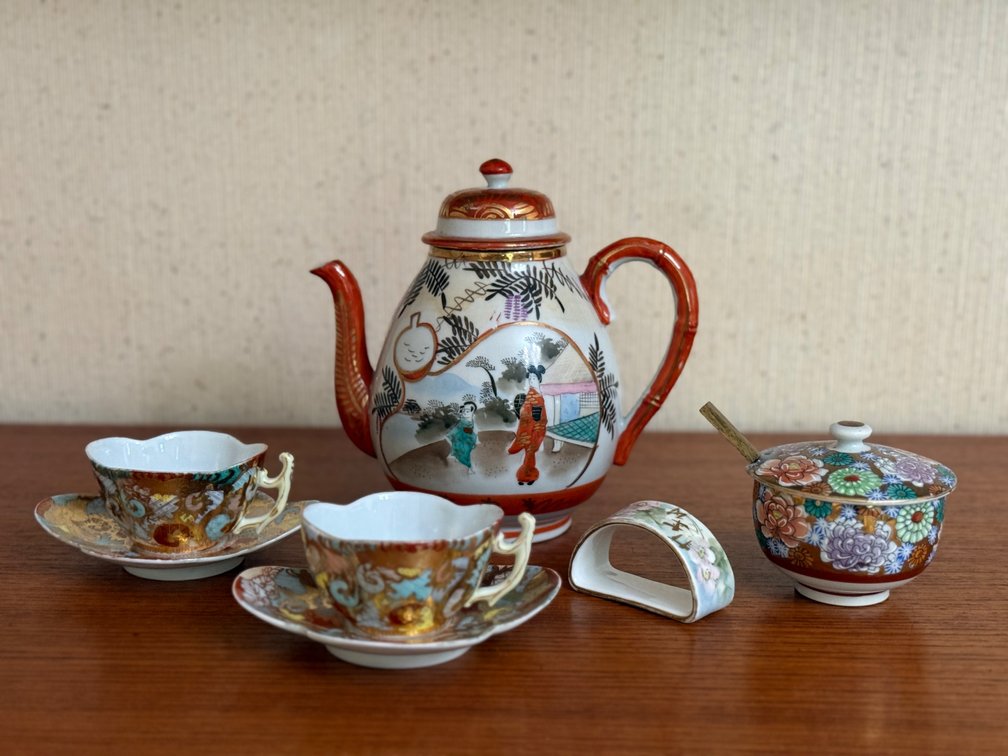 Hand painted Japanese tea set