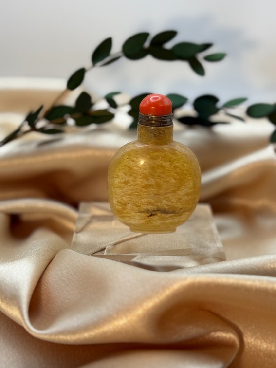 Peking glass snuff bottle
