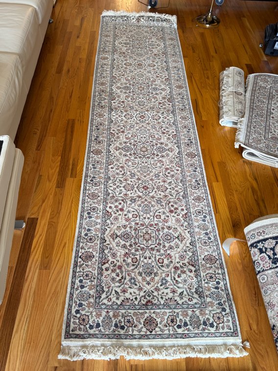 New 2’-6” x 10‘ wool runner