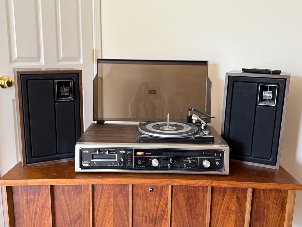 Vintage Zenith Allegro sound system