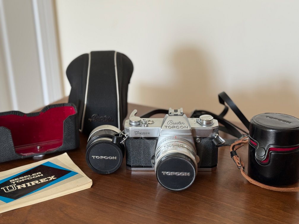 Vintage UNIREX 35MM camera