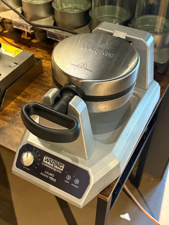 Gelato ice cream sandwich press
