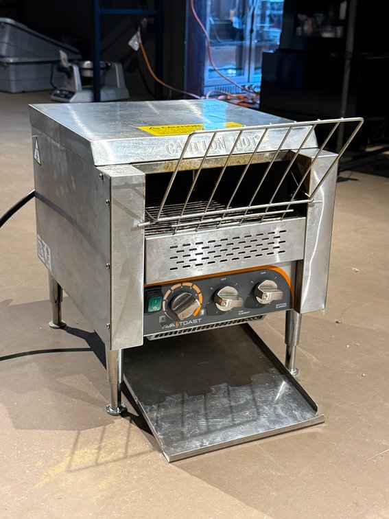 Conveyor toaster