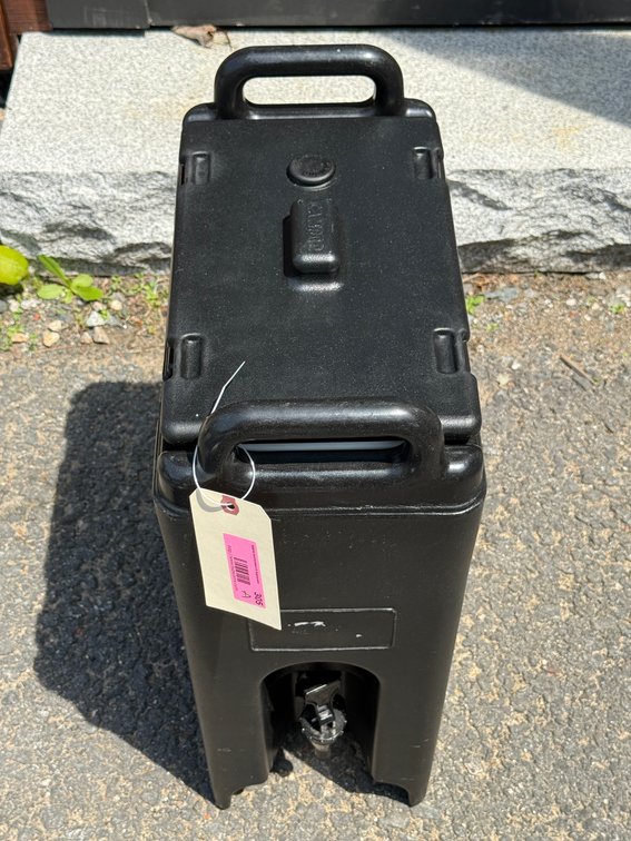 Cambro beverage container