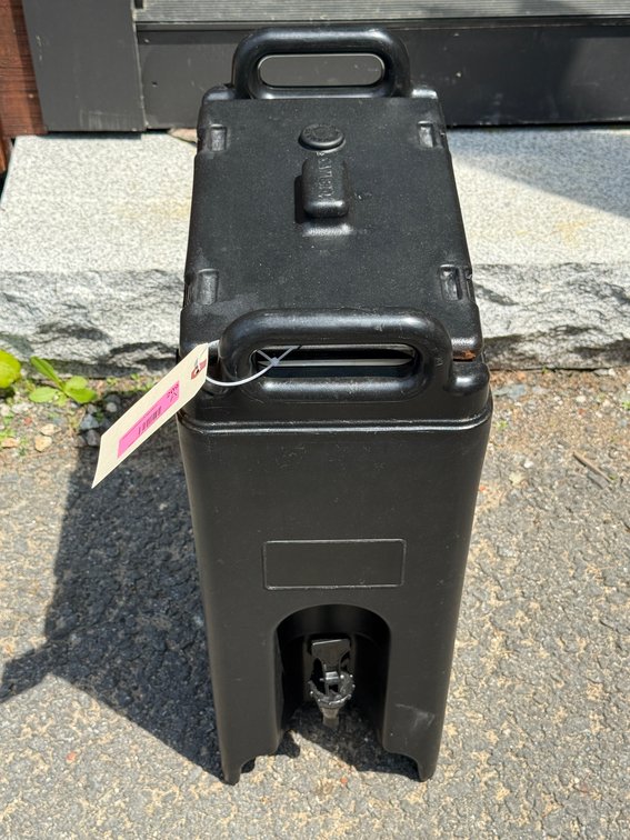 Cambro beverage container