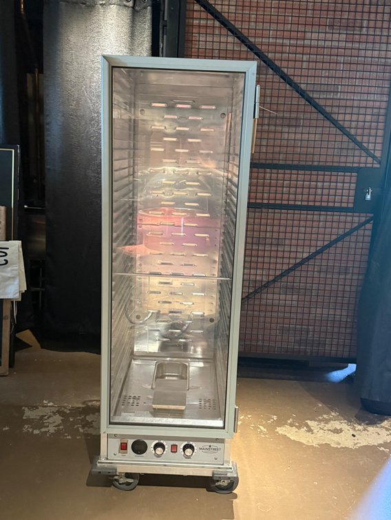 Transport cabinet / proof box
