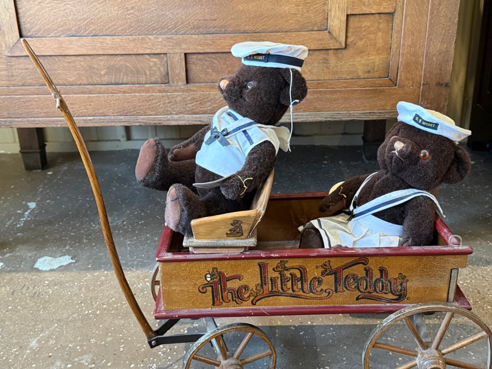 Vintage Pull Wagon & Nisbet Bears