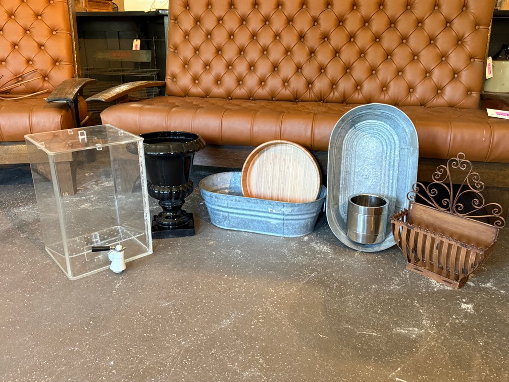Catering Beverage & Ice Lot
