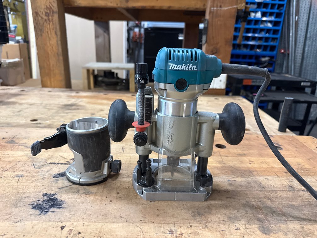 Makita RT0701C Compact Router With Bases