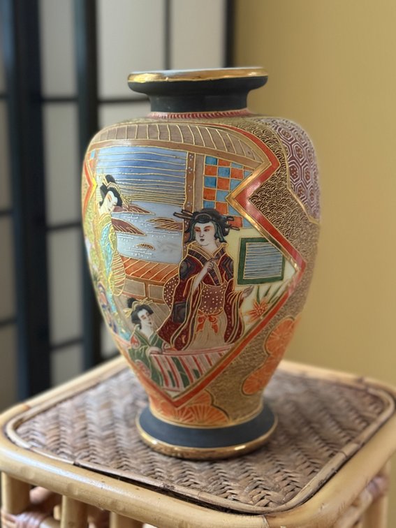 Japanese Satsuma Style Moriage Ceramic Vase